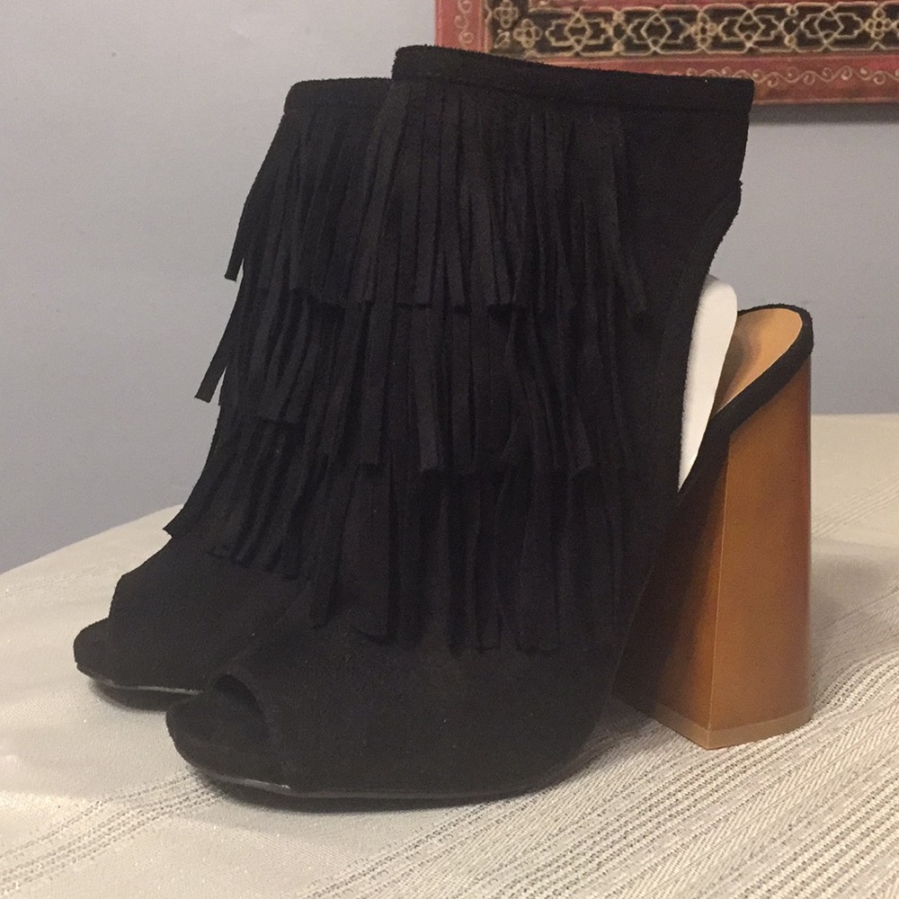 Like-New Black Fringe & Wood Heels